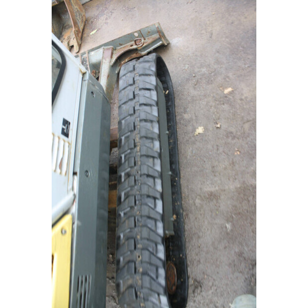 2015 نيوسون 1404-46509293