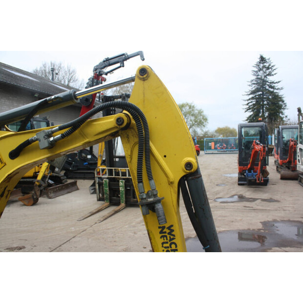 2015 نيوسون 1404-46509295