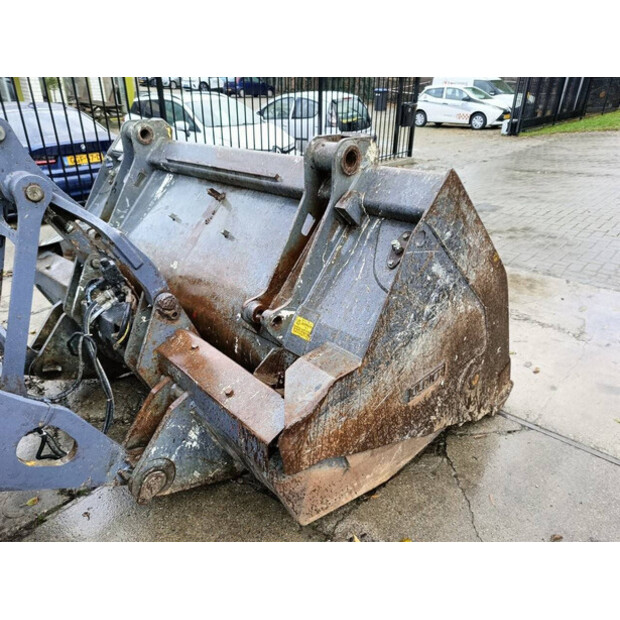 2016 Atlas L160-46509914