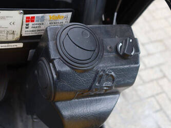 2011-yale-glp20svx-e2175-46510500