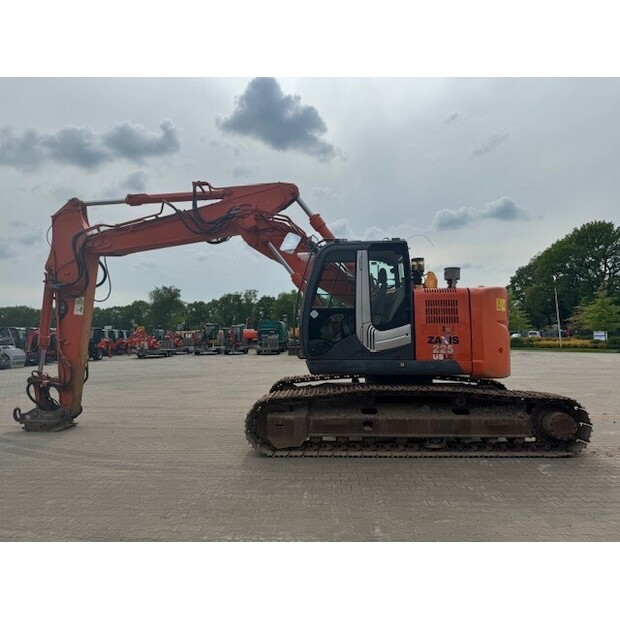 هيتاشى ZAXIS 225 USLC-46517559