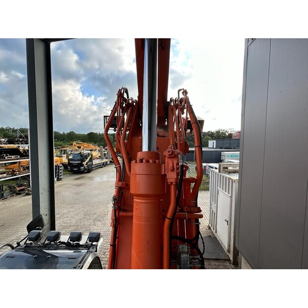 هيتاشى ZAXIS 225 USLC-46517565