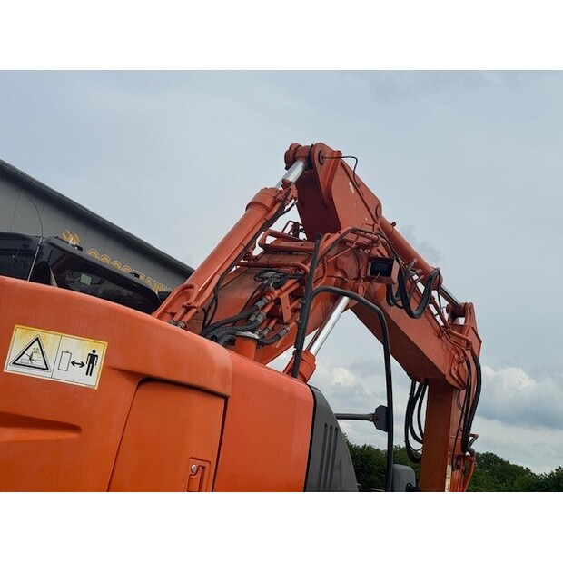 هيتاشى ZAXIS 225 USLC-46517575