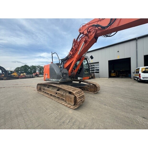 هيتاشى ZAXIS 225 USLC-46517579