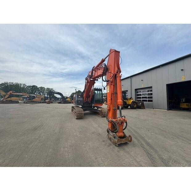 هيتاشى ZAXIS 225 USLC-46517581