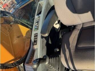 hyundai-robex-210lc-9-1327409-46518250