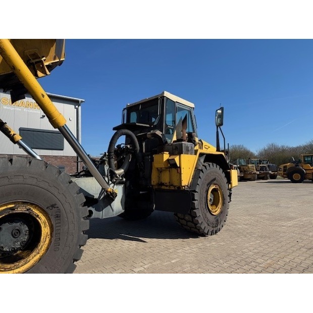 Komatsu HM400-1-46518345