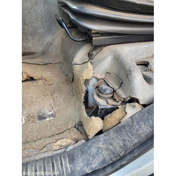 2001 Renault PREMIUM-46525180