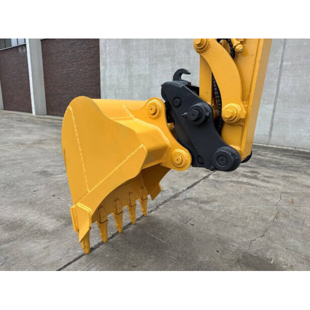 2017 Komatsu PC56-7-46525455