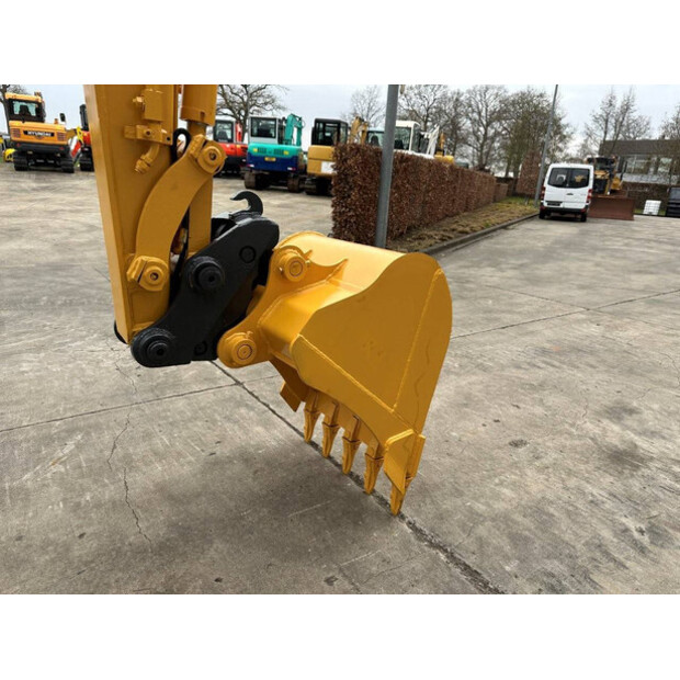 2017 Komatsu PC56-7-46525457