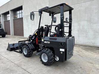 2025-wolf-mini-750-1441814-46525649