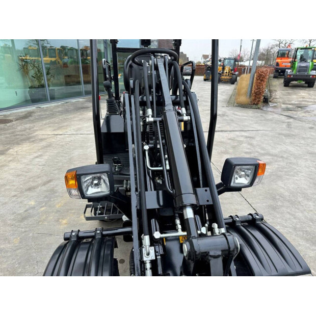 2025 Wolf Mini 750-46525660