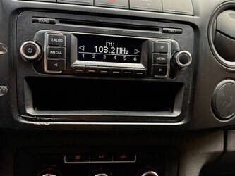 2014-volkswagen-amarok-1441829-46525973