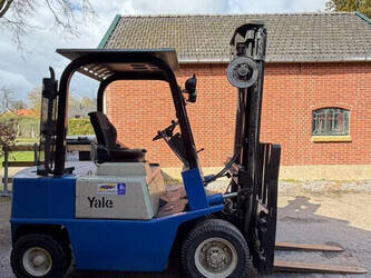 1985-yale-gdp-050-rc-46525977