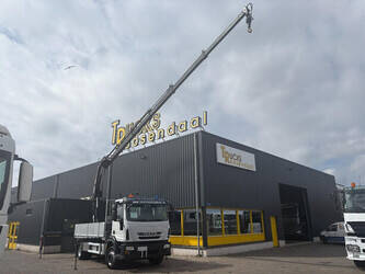 صورة ل شاحنات الرافعات 2014 ايفكو EUROCARGO 150E25