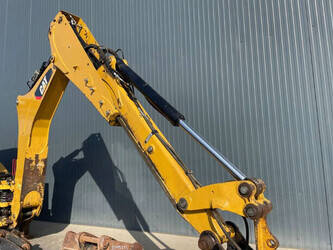 2017-caterpillar-432f2-1441945-46554249