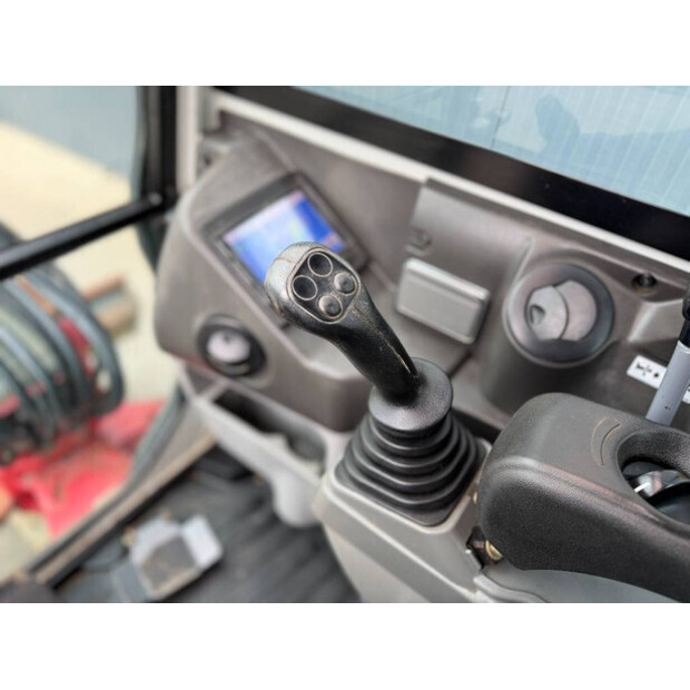 2017 TAKEUCHI TB230-46554703