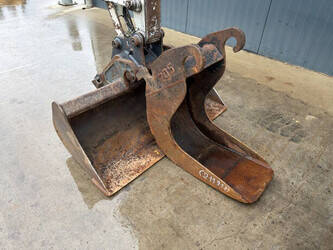 2010-takeuchi-tb235-1441957-46554719