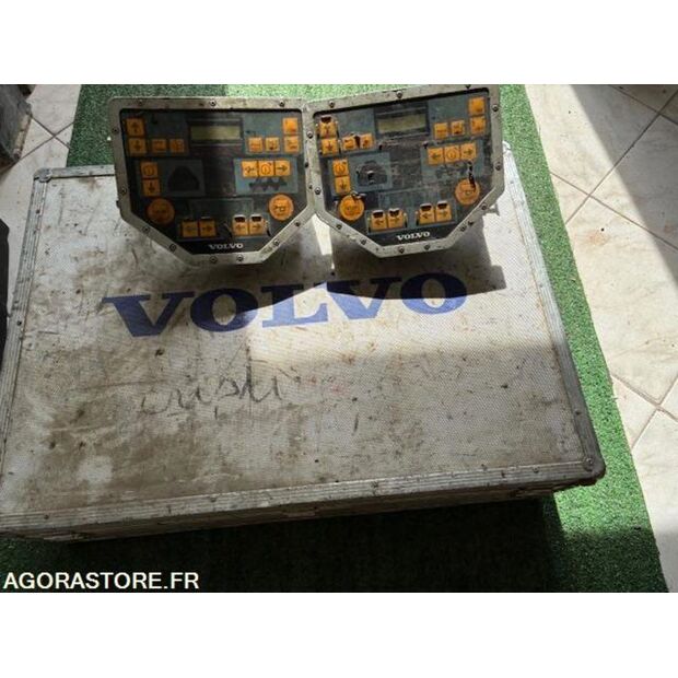 2013 Volvo P6820C-46569676