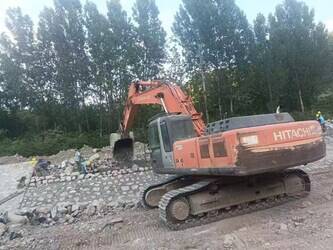 2021-hitachi-350-46569746