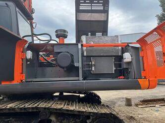 2021-hitachi-350-46569748