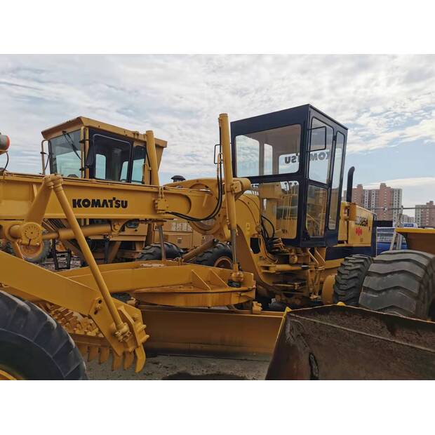 2022 كوماتسو 825A-46569751