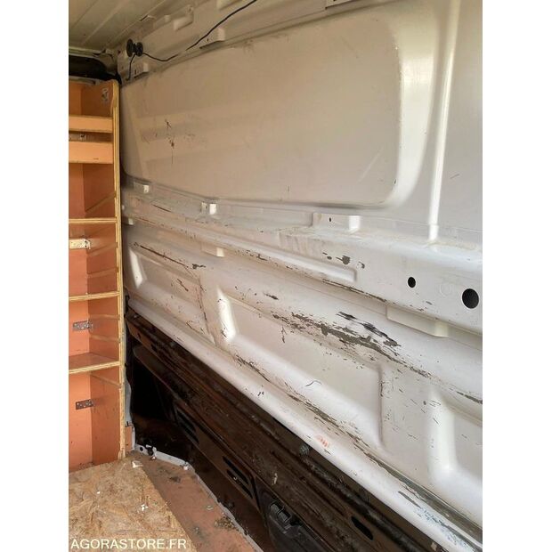 2020 رينو Trafic-46587876