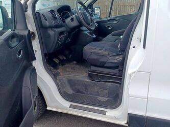 2020-renault-trafic-1442303-46587877