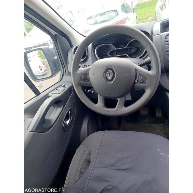 2020 رينو Trafic-46587878