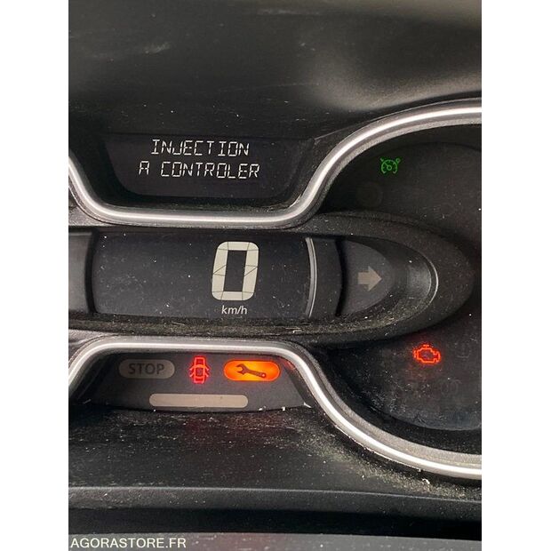 2020 رينو Trafic-46587880