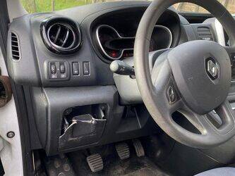 2020-renault-trafic-1442303-46587883