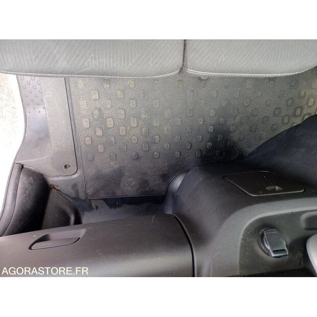 2020 رينو Trafic-46587885