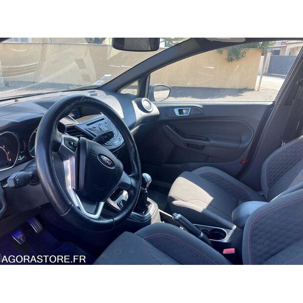 2017 Ford Fiesta-46587925