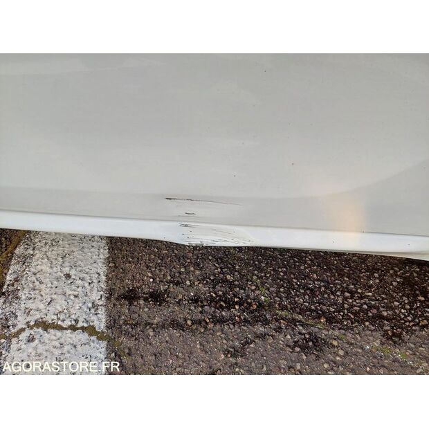 2018 Peugeot 208-46587943