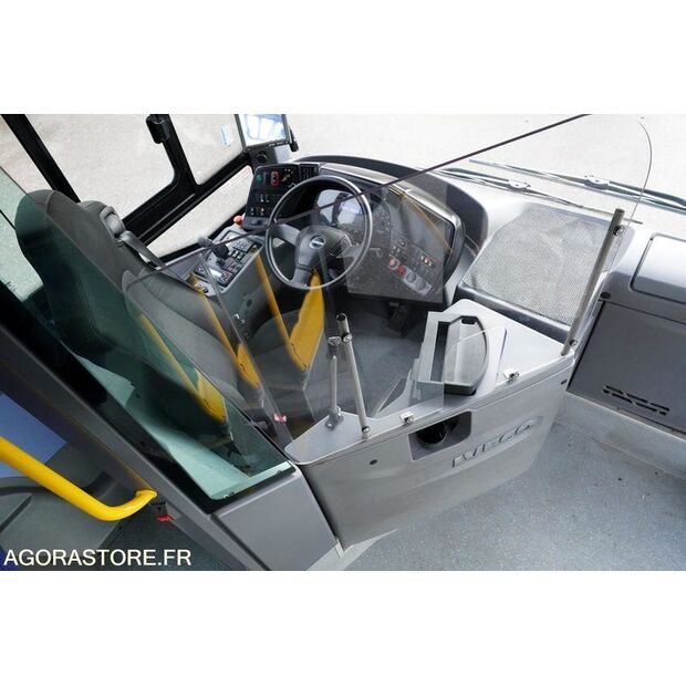 2016 Iveco CROSSWAY LE-46587972