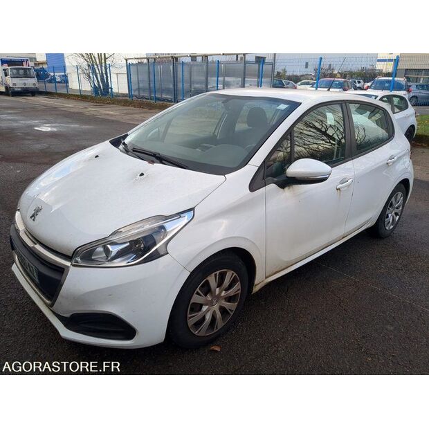 2018 Peugeot 208-46588147