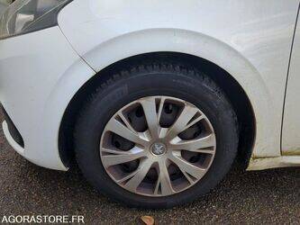 2018-peugeot-208-1442324-46588148