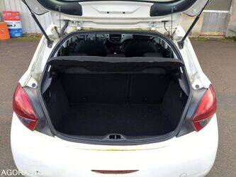 2018-peugeot-208-1442324-46588153