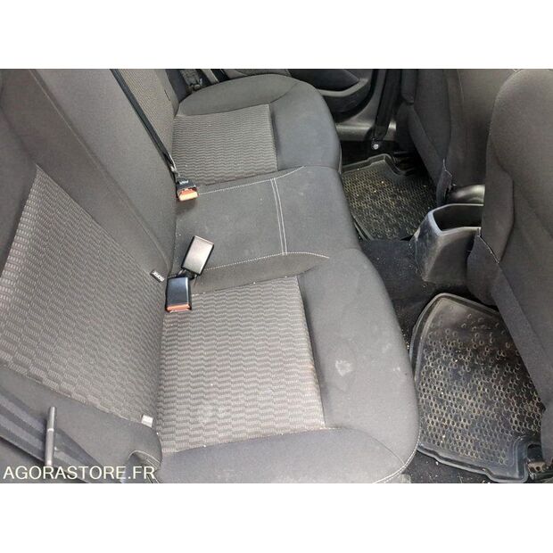 2018 Peugeot 208-46588157