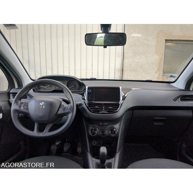 2018 Peugeot 208-46588159