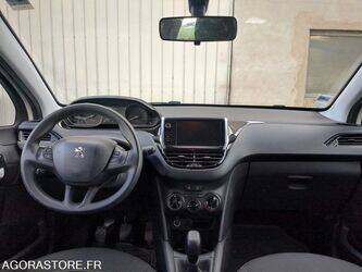 2018-peugeot-208-1442324-46588159