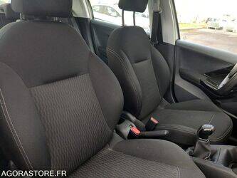 2018-peugeot-208-1442324-46588160