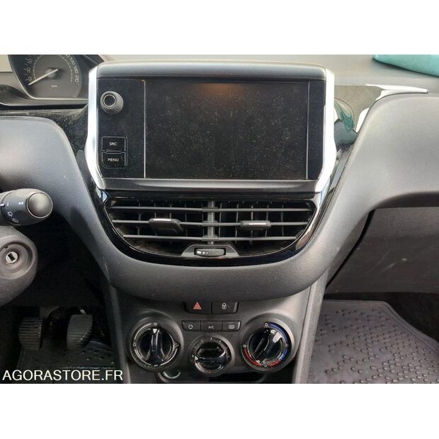 2018 Peugeot 208-46588161