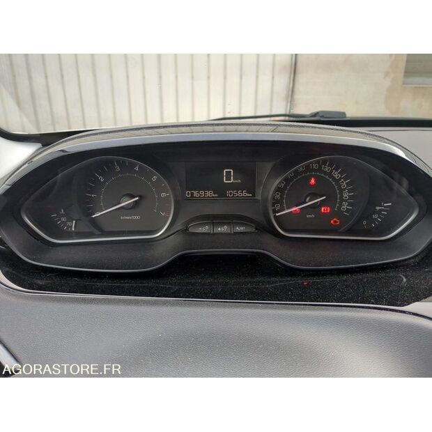 2018 Peugeot 208-46588162