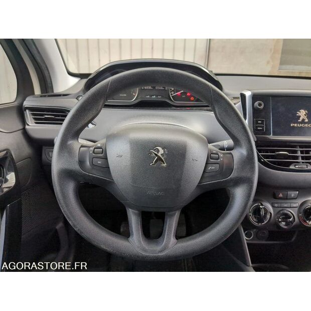 2018 Peugeot 208-46588163