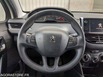 2018-peugeot-208-1442324-46588163