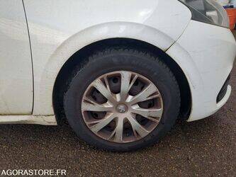 2018-peugeot-208-1442324-46588164