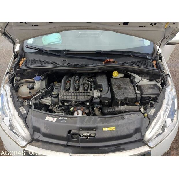 2018 Peugeot 208-46588167
