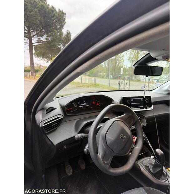 2021 Peugeot 208-46588321