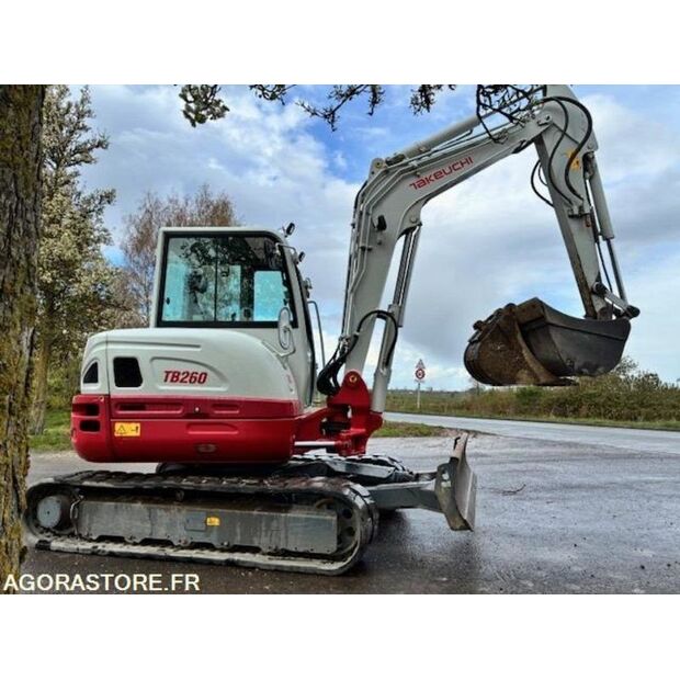 2017 TAKEUCHI TB 260-46588401
